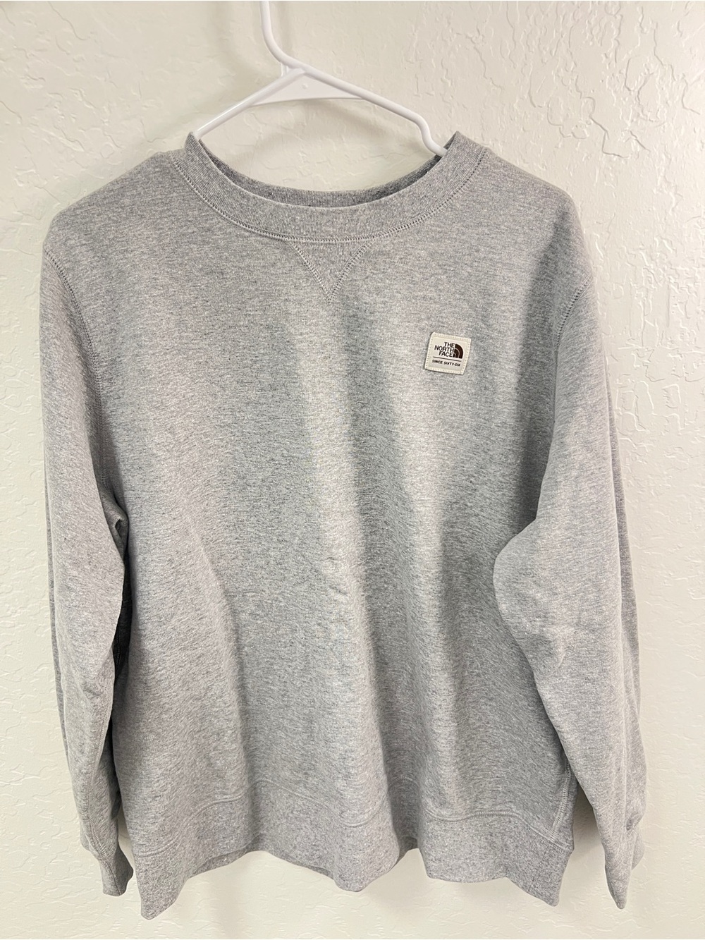 The North Face women’s Heather Gray Crewneck Sweatshirt - Picture 7 of 12